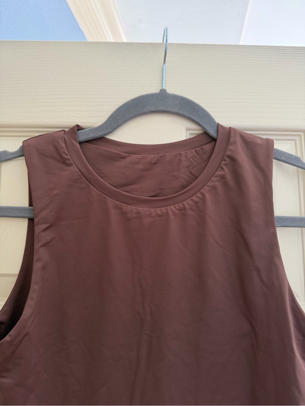 Vitality Atmos Cropped Tank—Espresso - Picture 2 of 5